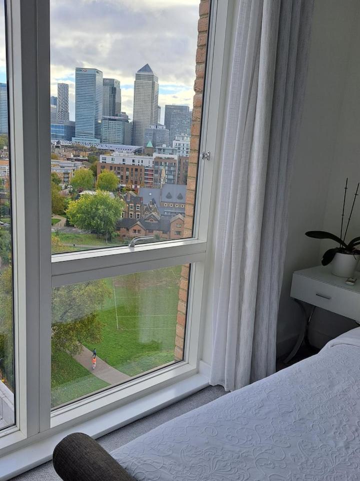 Cozy Double Room With Large En Suite Near Canary Wharf London With Amazing Views In A Shared Apartment Eksteriør bilde