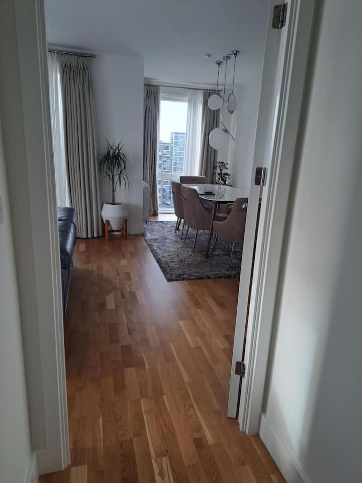 Cozy Double Room With Large En Suite Near Canary Wharf London With Amazing Views In A Shared Apartment Eksteriør bilde