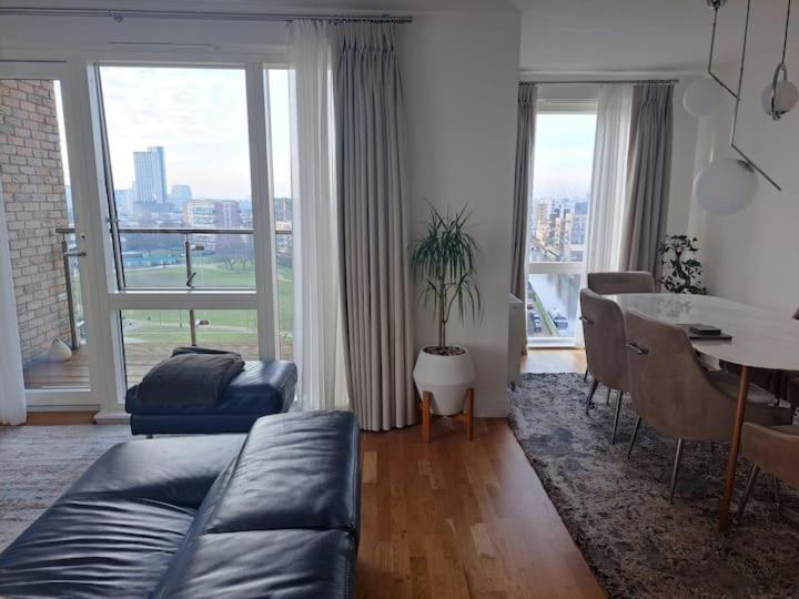 Cozy Double Room With Large En Suite Near Canary Wharf London With Amazing Views In A Shared Apartment Eksteriør bilde